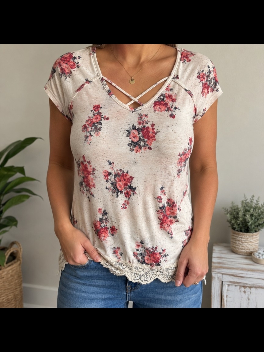 Rewind Cream Floral Crisscross V-Neck Short Sleeve Top